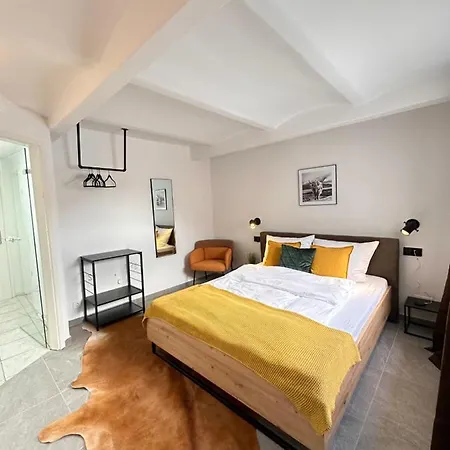 - Kueche, Badewanne, Regendusche, Netflix Apartment *